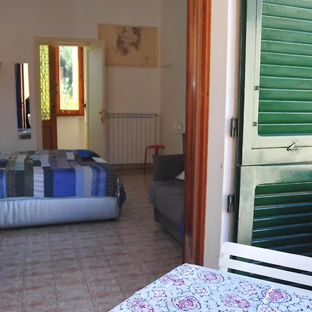 Il Giardino Di Tatiana Rooms & Breakfast La Maddalena  Room photo