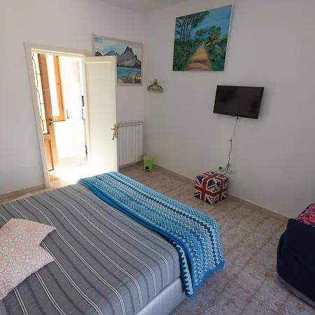 Il Giardino Di Tatiana Rooms & Breakfast La Maddalena  Room photo