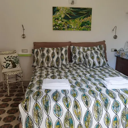 Il Giardino Di Tatiana Rooms & Breakfast La Maddalena  Room photo