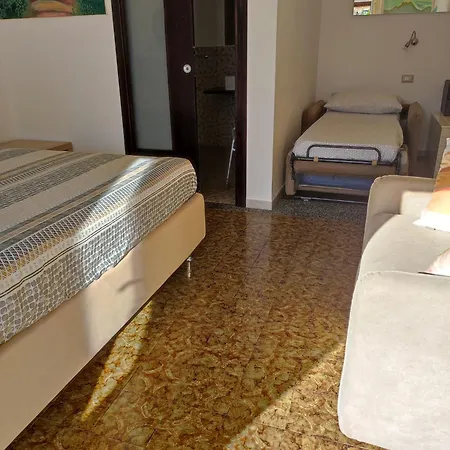 Il Giardino Di Tatiana Rooms & Breakfast La Maddalena  Room photo