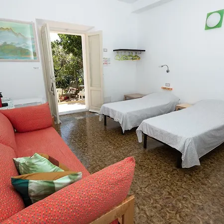 Il Giardino Di Tatiana Rooms & Breakfast La Maddalena  Exterior photo