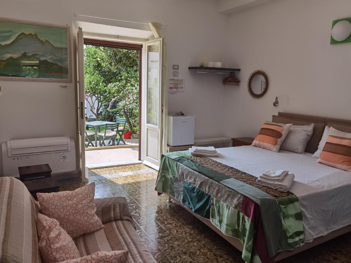 Il Giardino Di Tatiana & Breakfast Bed & Breakfast La Maddalena (Sassari)